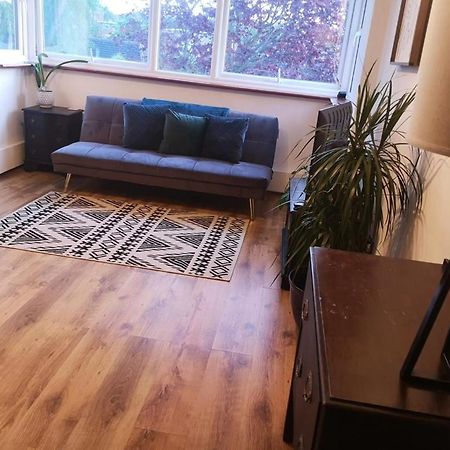 2 Bed Flat, Bounds Green, Piccadilly Line, London N11 Extérieur photo